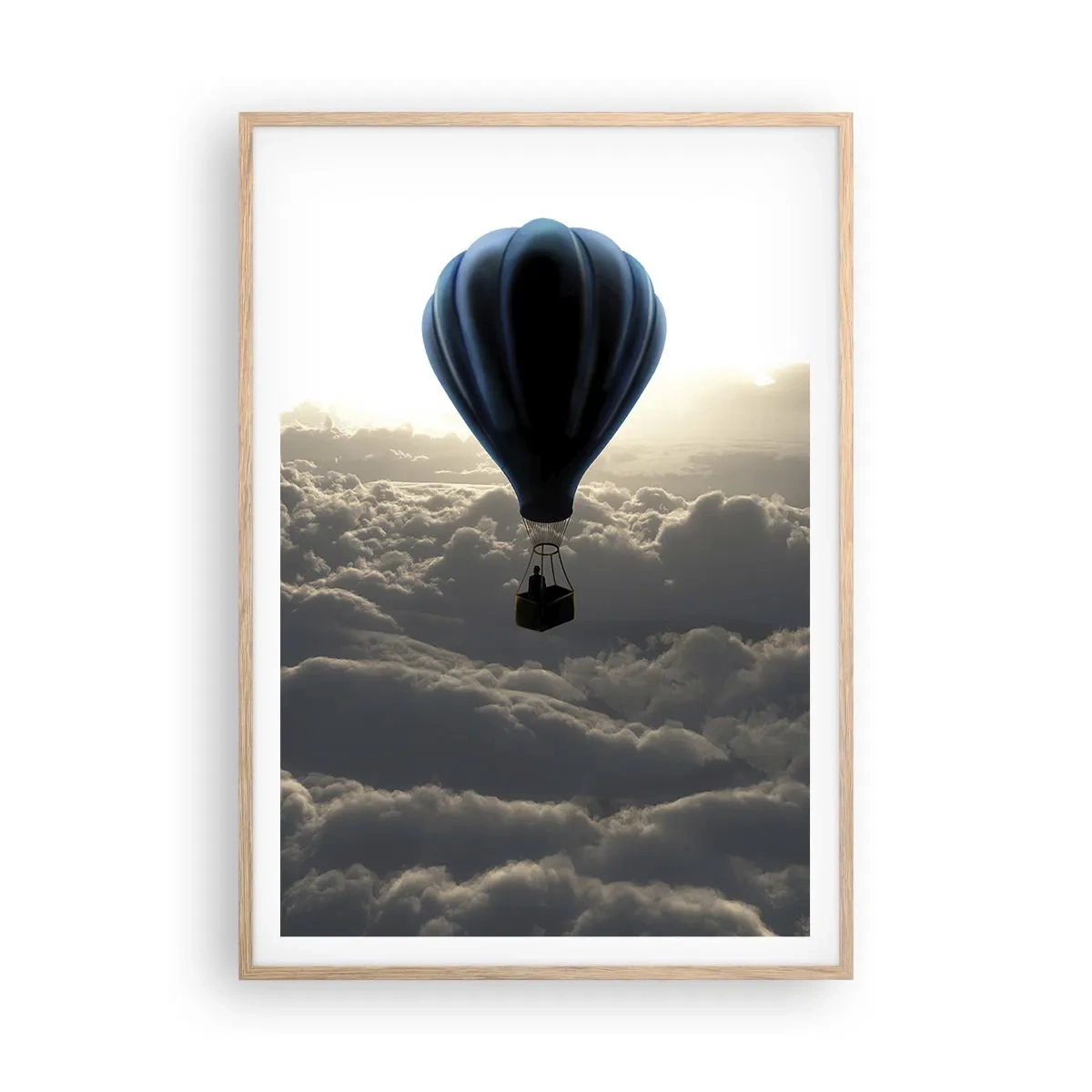 Poster in einem Rahmen aus heller Eiche - Ein Wanderer über den Wolken - 70x100 cm