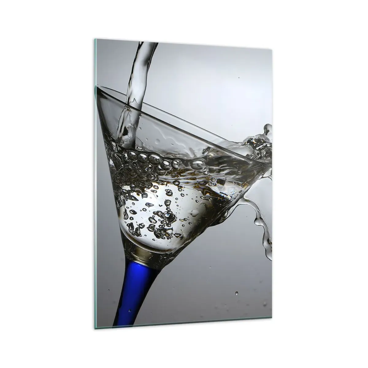 Glasbild - Bild auf glas - Ein Glas Wasser in Bewegung auf hellem Hintergrund - 80x120cm - Kristallwasser in Kristallglas - Moderne Wanddekoration für Wohnzimmer und Schlafzimmer ARTTOR