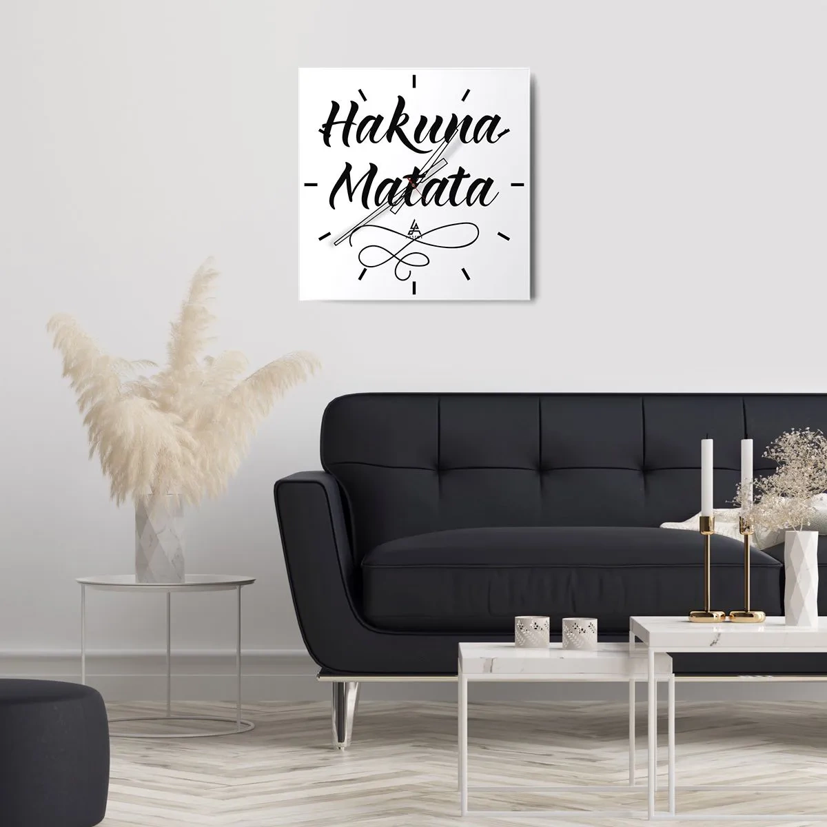 Wanduhr - Glasuhr - Hakuna Matata-Zitat in eleganter Schriftart auf weißem Hintergrund - 30x30cm - Bester Ratschlag - Moderne Wanddekoration für Wohnzimmer und Schlafzimmer ARTTOR