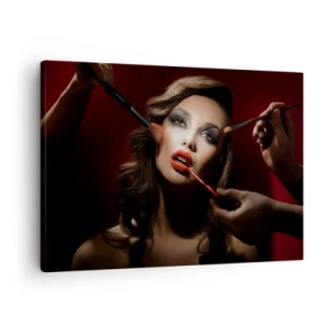 Bild auf Leinwand - Leinwandbild - Stilvolles Porträt einer Frau beim Schminken vor dunklem Hintergrund - 70x50cm - Verträumt schön - Moderne Wanddekoration für Wohnzimmer und Schlafzimmer ARTTOR