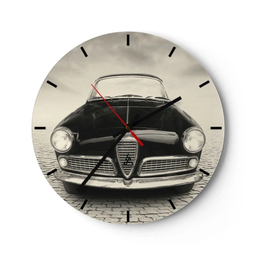 Wanduhr - Glasuhr - Die Front eines klassischen Retro-Autos auf einer Kopfsteinpflasterstraße - 30x30cm - Man muss mich einfach lieben - Moderne Wanddekoration für Wohnzimmer, Küche und Schlafzimmer ARTTOR