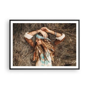 Poster in einem schwarzem Rahmen - Frau im Boho-Stil liegt auf Heu - 100x70cm - Auf dem Weg in den Sommer der Liebe - Moderne Wanddekoration für Wohnzimmer und Schlafzimmer ARTTOR