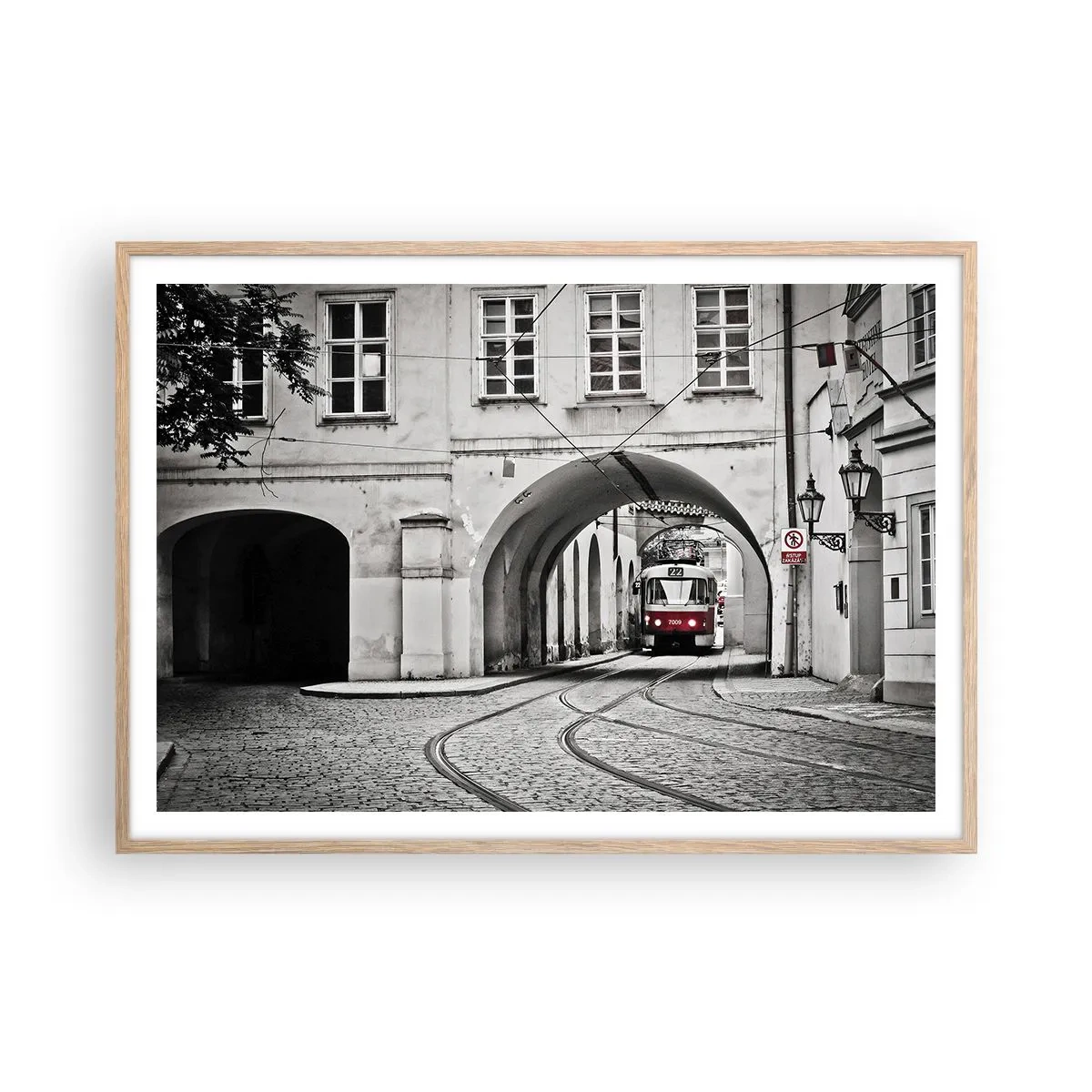 Poster in einem Rahmen aus heller Eiche - Durch das Stadtlabyrinth - 100x70 cm