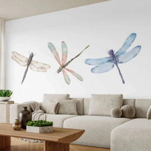 Fototapete Premium Sand - Drei Libellen in Pastellfarben auf weißem Hintergrund - 100x70cm - Schwerelose Libellen - Moderne Wanddekoration für Wohnzimmer und Schlafzimmer ARTTOR