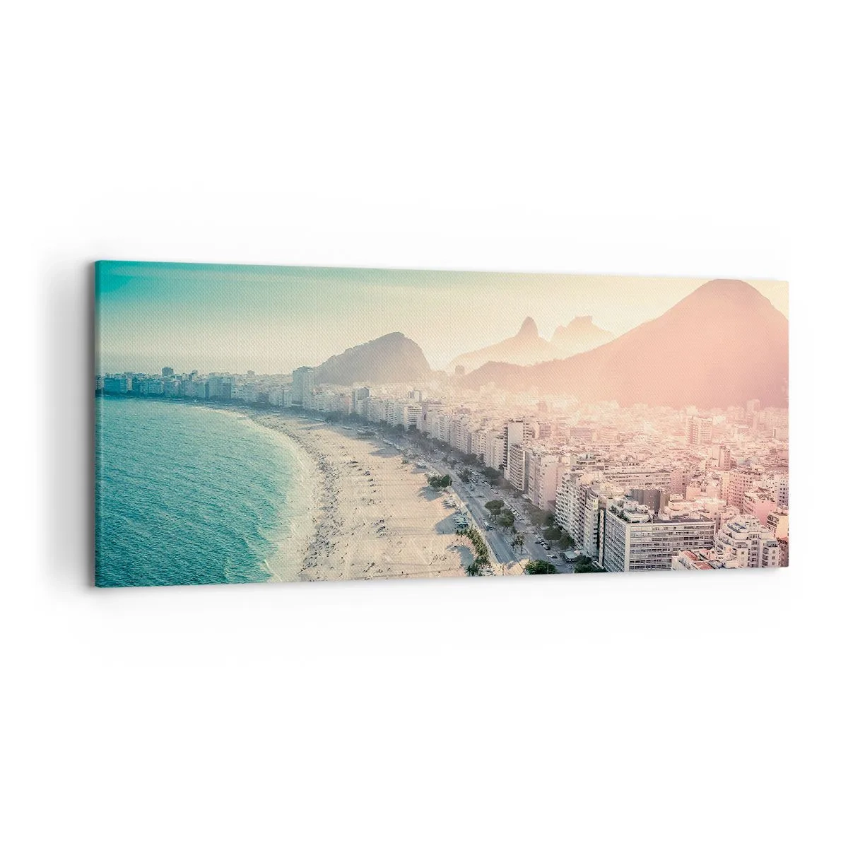 Bild auf Leinwand - Leinwandbild - Panorama des Copacabana-Strandes mit Bergen im Hintergrund in Rio de Janeiro - 120x50cm - Ewiger Urlaub in Rio - Moderne Wanddekoration für Wohnzimmer und Schlafzimmer ARTTOR