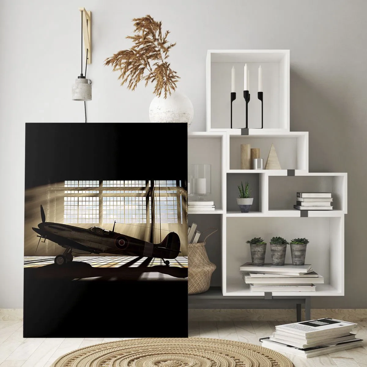 Glasbild - Bild auf glas - Ein historisches Flugzeug in einem Hangar, beleuchtet vom Sonnenlicht - 80x120cm - Die Ruhe eines Kriegers - Moderne Wanddekoration für Wohnzimmer und Schlafzimmer ARTTOR