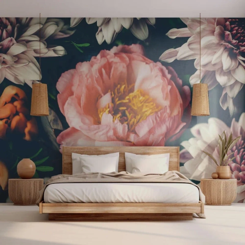 Maßgeschneiderte Fototapete Premium Sand - Mit barocker Pracht - Blumen, Pfingstrose, Blumenstrauß