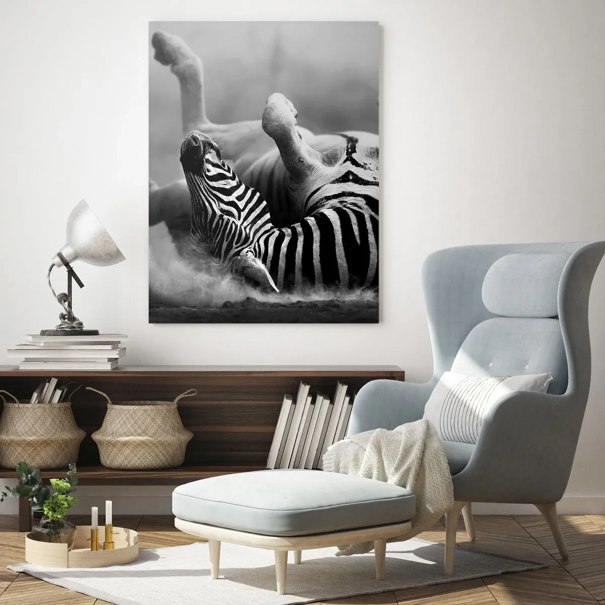 Glasbild - Bild auf glas - Ein liegendes Zebra in der afrikanischen Savanne - 50x70cm - Nicht nur das Pferd würde lachen - Moderne Wanddekoration für Wohnzimmer und Schlafzimmer ARTTOR