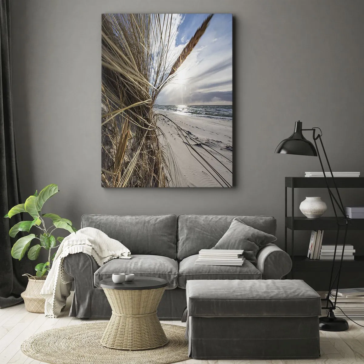 Bild auf Leinwand - Leinwandbild - Ein Strand mit trockenem Gras auf den Dünen und Blick auf das Meer - 50x70cm - Ein Treffen der Elemente der Natur - Moderne Wanddekoration für Wohnzimmer und Schlafzimmer ARTTOR