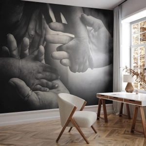 Fototapete Premium Sand - Symbolische Hände von Erwachsenen und Kindern, die in einer Geste der Nähe ineinander verschränkt sind - 100x70cm - Mensch sein - Moderne Wanddekoration für Wohnzimmer und Schlafzimmer ARTTOR
