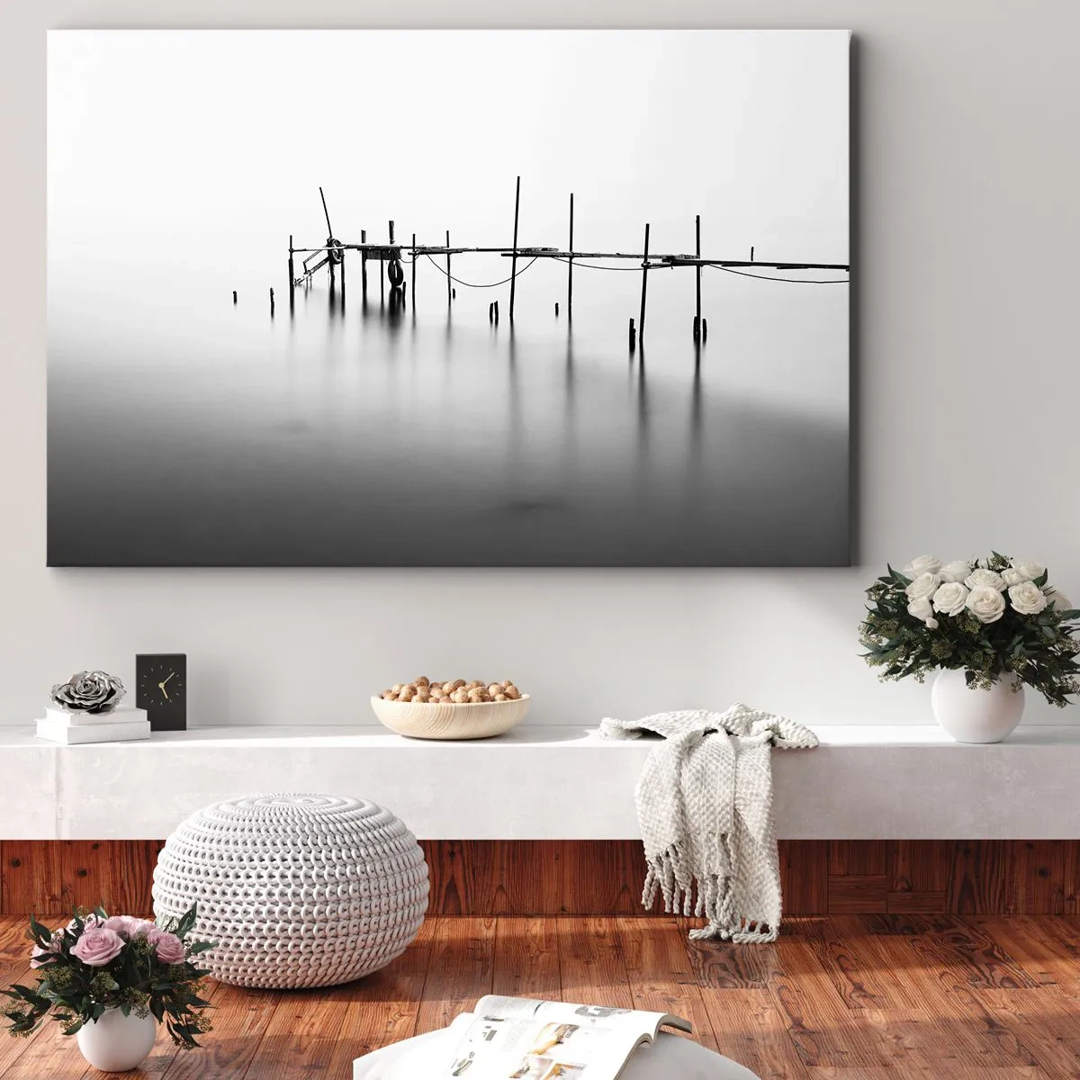Bild auf Leinwand - Leinwandbild - Ein schwarz-weißer Steg inmitten einer nebligen Landschaft - 120x80cm - Was ist, wenn es keine Welt gibt? - Moderne Wanddekoration für Wohnzimmer und Schlafzimmer ARTTOR