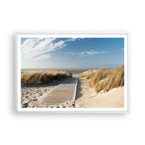 Poster in einem weißen Rahmen - Hinter der Düne, im Rauschen des Grases - 100x70 cm