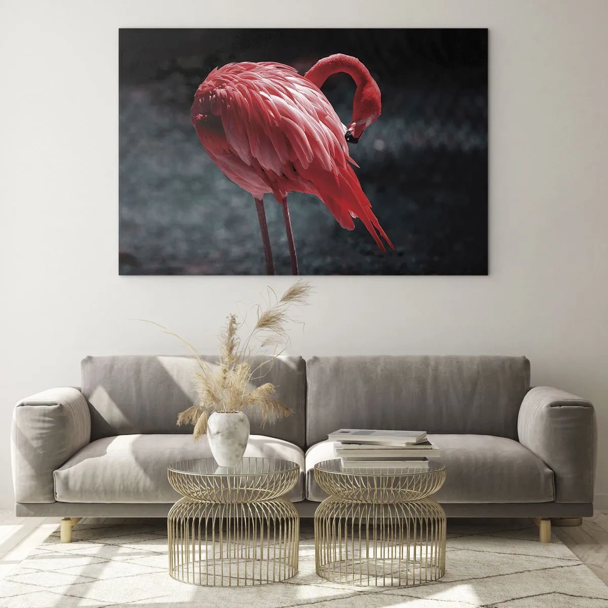 Glasbild - Bild auf glas - Ein Flamingo in intensiven Rottönen auf dunklem Hintergrund - 100x70cm - Ein purpurrotes Gedicht der Natur - Moderne Wanddekoration für Wohnzimmer und Schlafzimmer ARTTOR