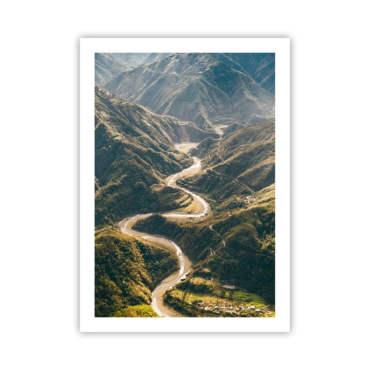 Poster - Ein malerischer Blick auf den Fluss, der sich durch Bergtäler schlängelt - 50x70cm - Direkt aus dem Herzen der Berge - Moderne Wanddekoration für Wohnzimmer und Schlafzimmer ARTTOR