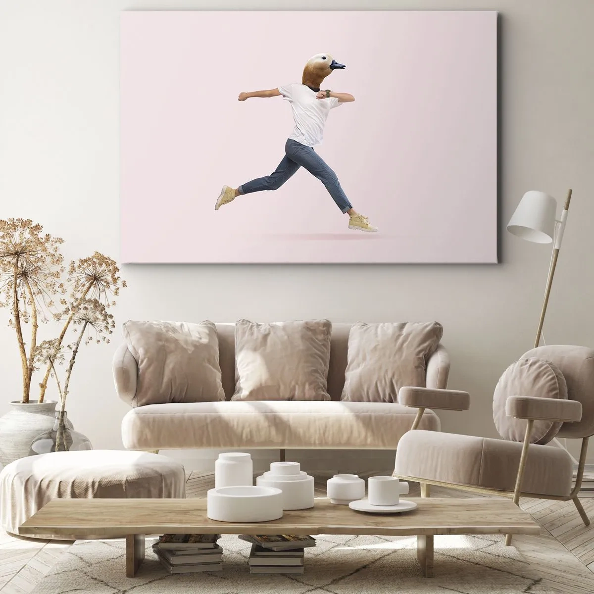 Bild auf Leinwand - Leinwandbild - Eine surrealistische Figur mit einem Entenkopf in Bewegung - 70x50cm - Eine Prise Absurdität - Moderne Wanddekoration für Wohnzimmer und Schlafzimmer ARTTOR