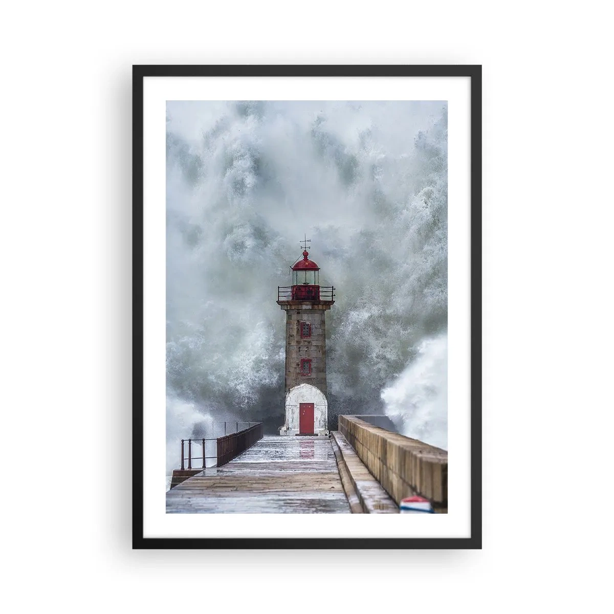 Poster in einem schwarzem Rahmen - Ein Leuchtturm, der während eines Sturms von starken Wellen umgeben ist - 50x70cm - Das Rauschen des Wassers, der Lärm wird wehen - Moderne Wanddekoration für Wohnzimmer und Schlafzimmer ARTTOR