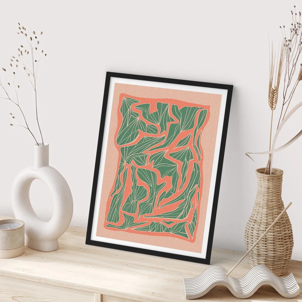 Poster in einem schwarzem Rahmen - Kampf zwischen Korallen und Grün - 70x100 cm