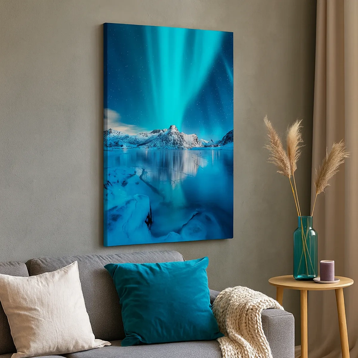 Bild auf Leinwand - Leinwandbild - Aurora Borealis über schneebedeckten Bergen und einem See - 50x70cm - Lichtnacht - Moderne Wanddekoration für Wohnzimmer und Schlafzimmer ARTTOR