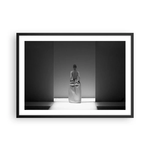 Poster in einem schwarzem Rahmen - Ein Schwarzweißgemälde mit einer minimalistischen Szene einer Frau in einem geometrischen Raum. - 70x50cm - Raffinierte Einfachheit - Moderne Wanddekoration für Wohnzimmer und Schlafzimmer ARTTOR