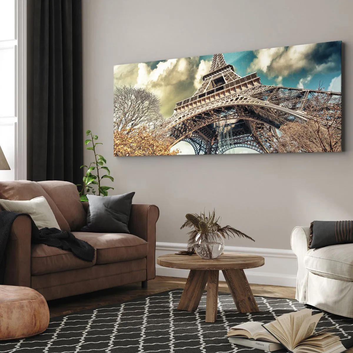 Bild auf Leinwand - Leinwandbild - Der Eiffelturm von unten in herbstlicher Kulisse - 160x50cm - Und im Herbst in Paris ... - Moderne Wanddekoration für Wohnzimmer und Schlafzimmer ARTTOR