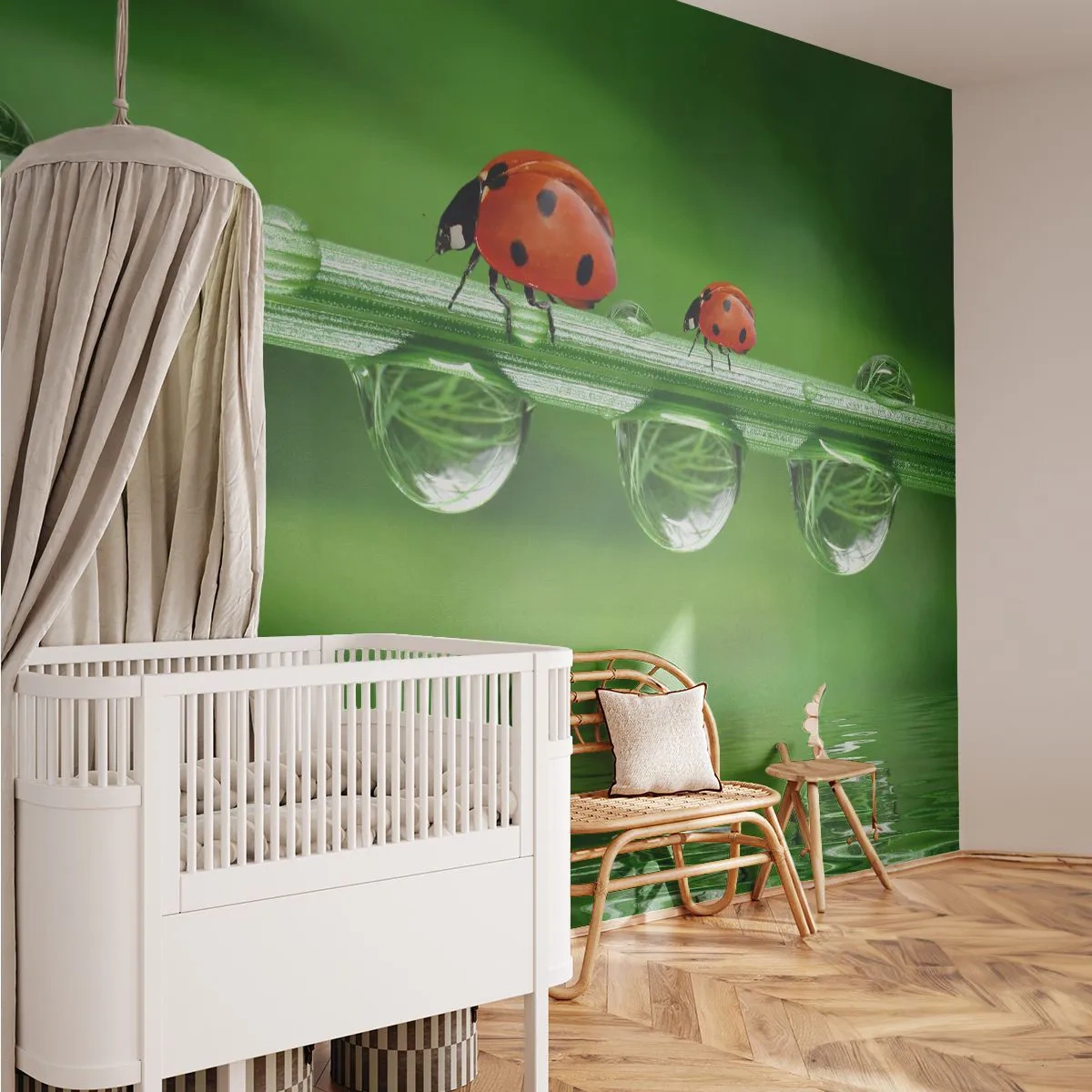 Fototapete Premium Sand - Zwei Marienkäfer auf einem Grashalm mit Tautropfen - 100x70cm - Den ganzen Sommer unterwegs - Moderne Wanddekoration für Wohnzimmer und Schlafzimmer ARTTOR