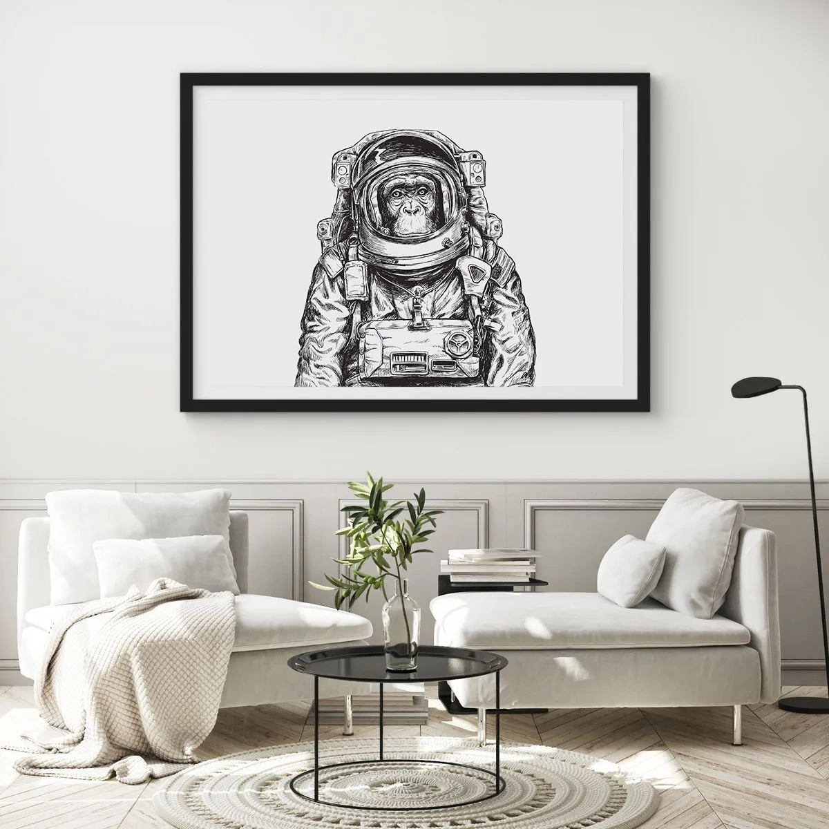 Poster in einem schwarzem Rahmen - Grafik eines Astronauten im Raumanzug mit Affenkopf - 100x70cm - Alternative Evolution - Moderne Wanddekoration für Wohnzimmer und Schlafzimmer ARTTOR