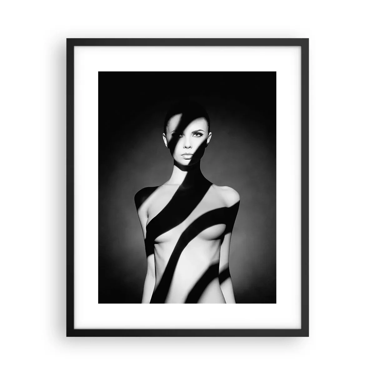 Poster in einem schwarzem Rahmen - In Glanz und Schatten - 40x50 cm