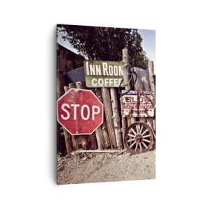 Bild auf Leinwand - Leinwandbild - Rustikale Dekoration mit Schildern und einem Rad am Zaun - 70x100cm - Und die Zeit ist stehen geblieben - Moderne Wanddekoration für Wohnzimmer und Schlafzimmer ARTTOR