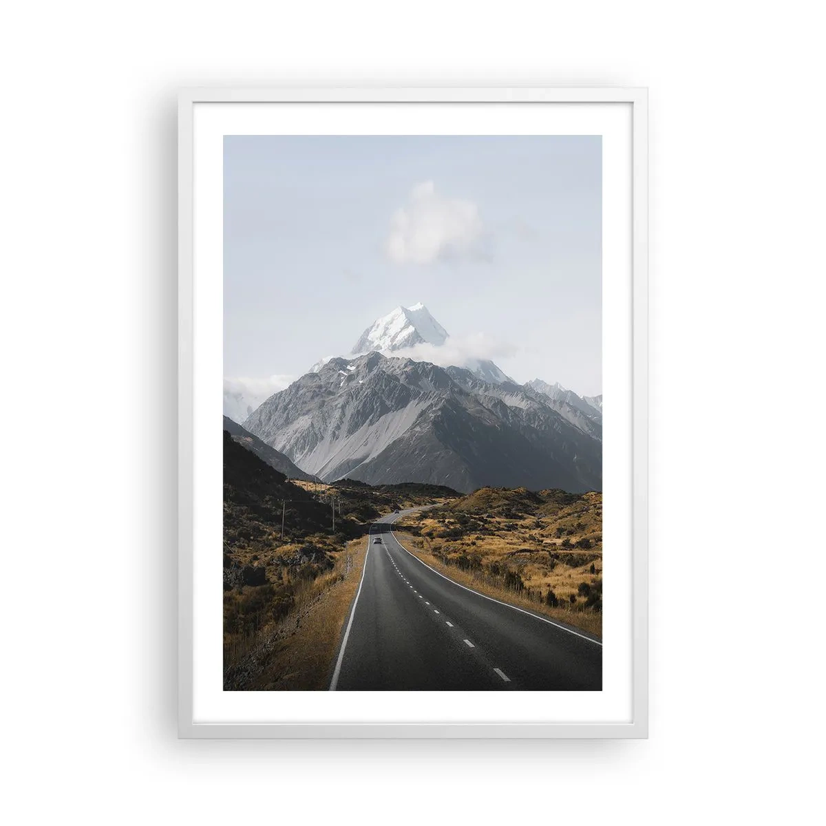 Poster in einem weißen Rahmen - Der Weg ins Herz der Berge - 50x70 cm