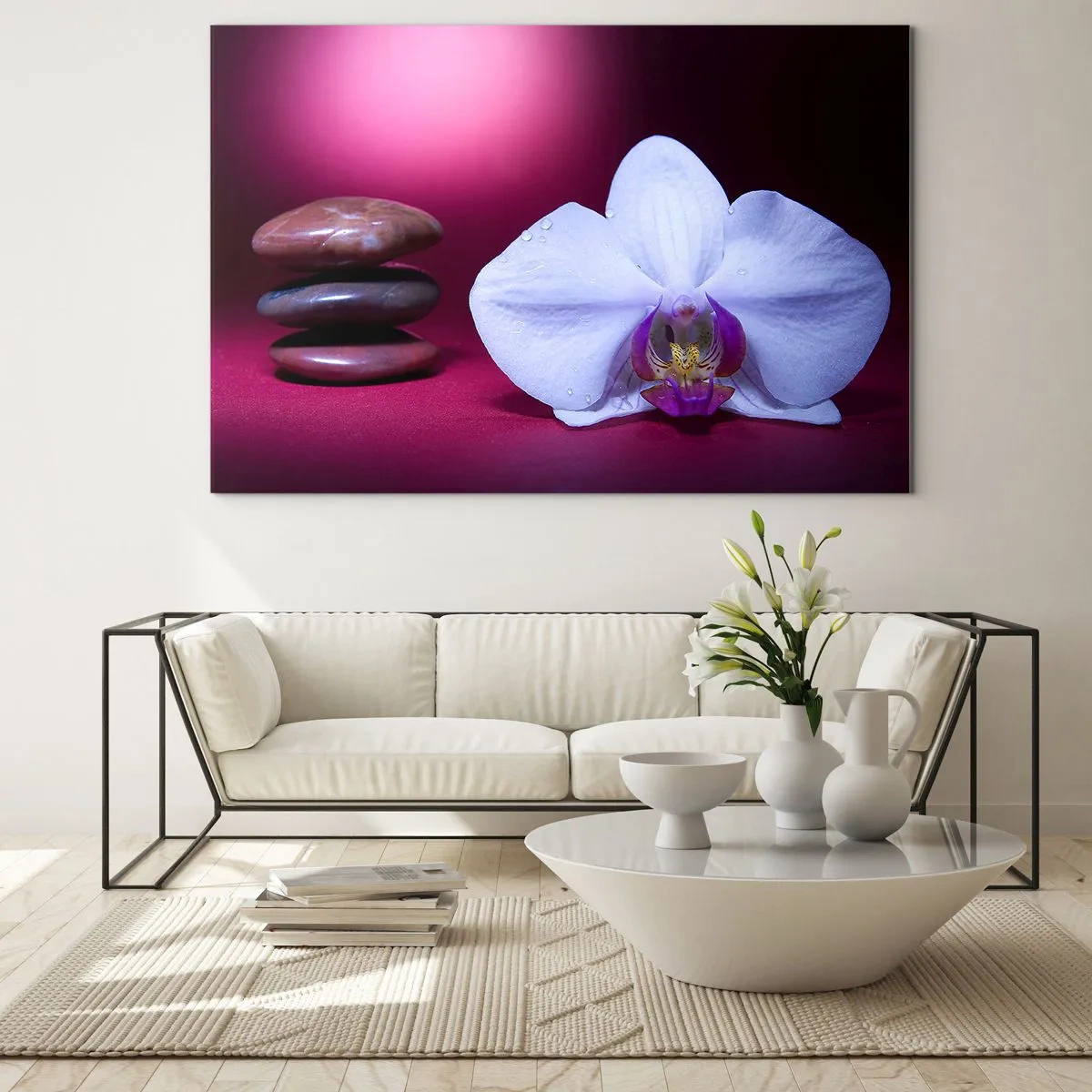 Glasbild - Bild auf glas - Weiße Orchidee und Steine vor einem Hintergrund aus violettem Licht - 70x50cm - Eine Studie der Frische in Lila - Moderne Wanddekoration für Wohnzimmer und Schlafzimmer ARTTOR