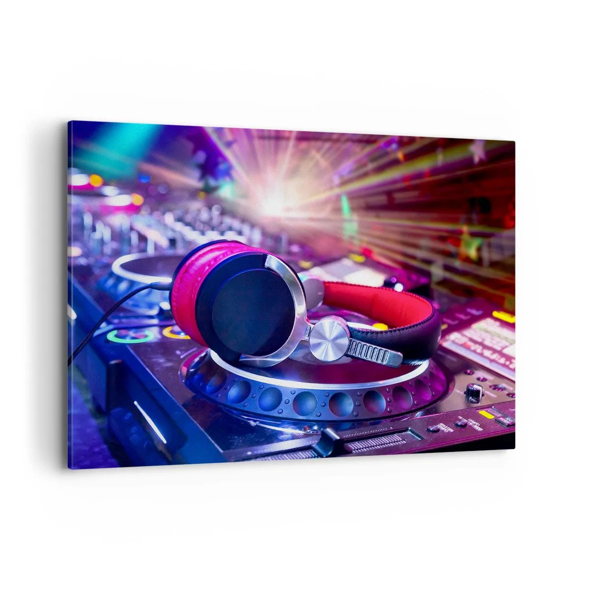 Bild auf Leinwand - Leinwandbild - DJ-Kopfhörer auf einer Konsole, die von Scheinwerfern auf einer Party beleuchtet wird - 100x70cm - Es wird, es wird passieren - Moderne Wanddekoration für Wohnzimmer und Schlafzimmer ARTTOR