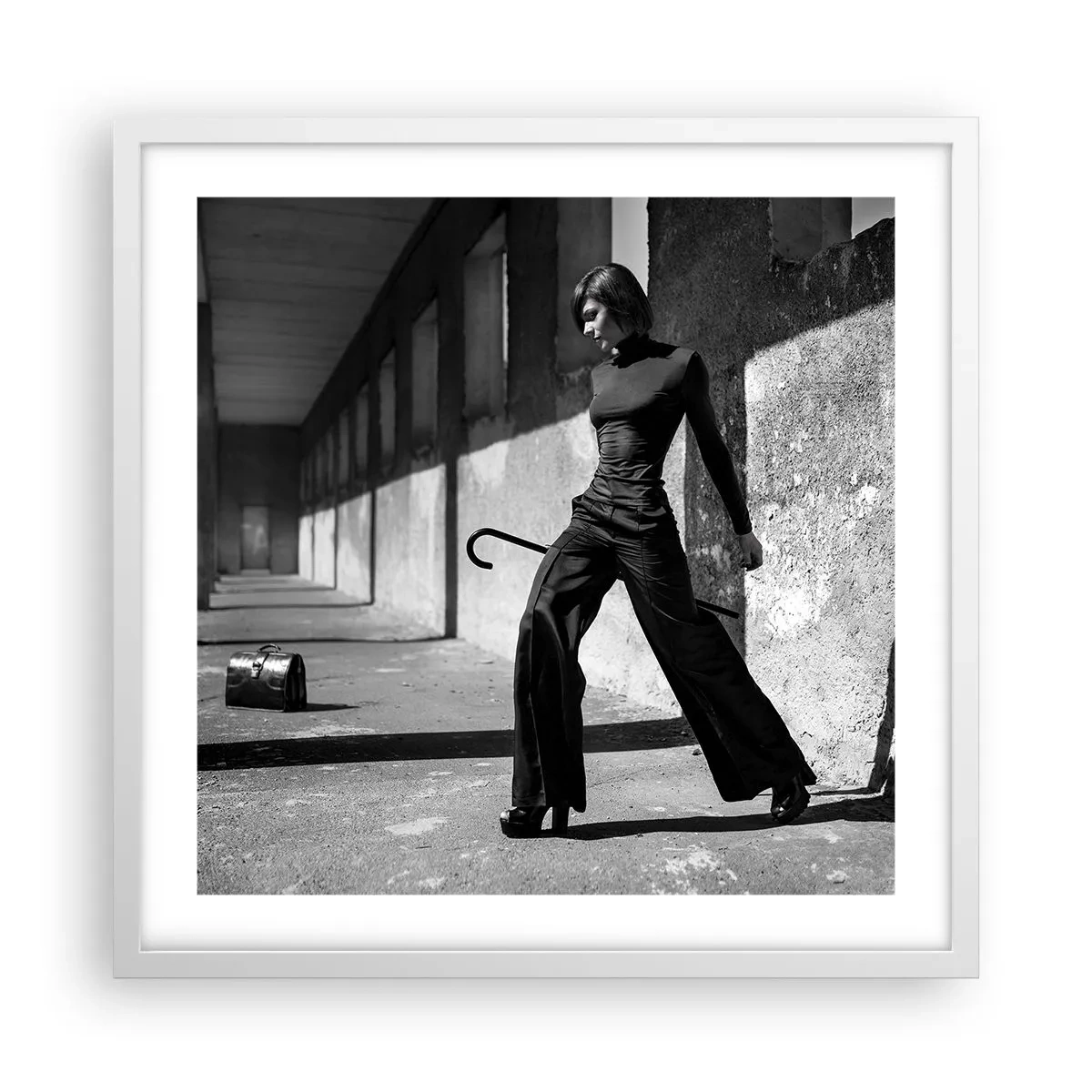 Poster in einem weißen Rahmen - Urbane Eleganz - 50x50 cm