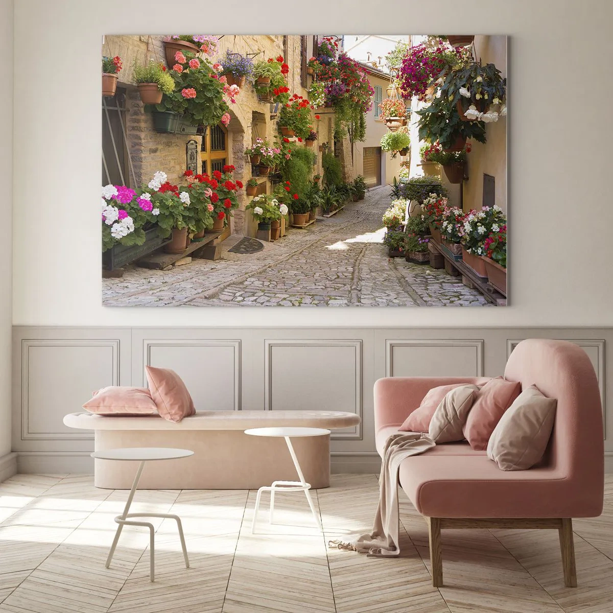 Glasbild - Bild auf glas - Eine malerische Straße mit Topfblumen - 100x70cm - In der Flut Blumen - Moderne Wanddekoration für Wohnzimmer und Schlafzimmer ARTTOR
