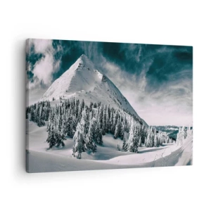 Bild auf Leinwand - Leinwandbild - Ein schneebedeckter Berggipfel, umgeben von einem Winterwald - 70x50cm - Das Land aus Schnee und Eis - Moderne Wanddekoration für Wohnzimmer und Schlafzimmer ARTTOR