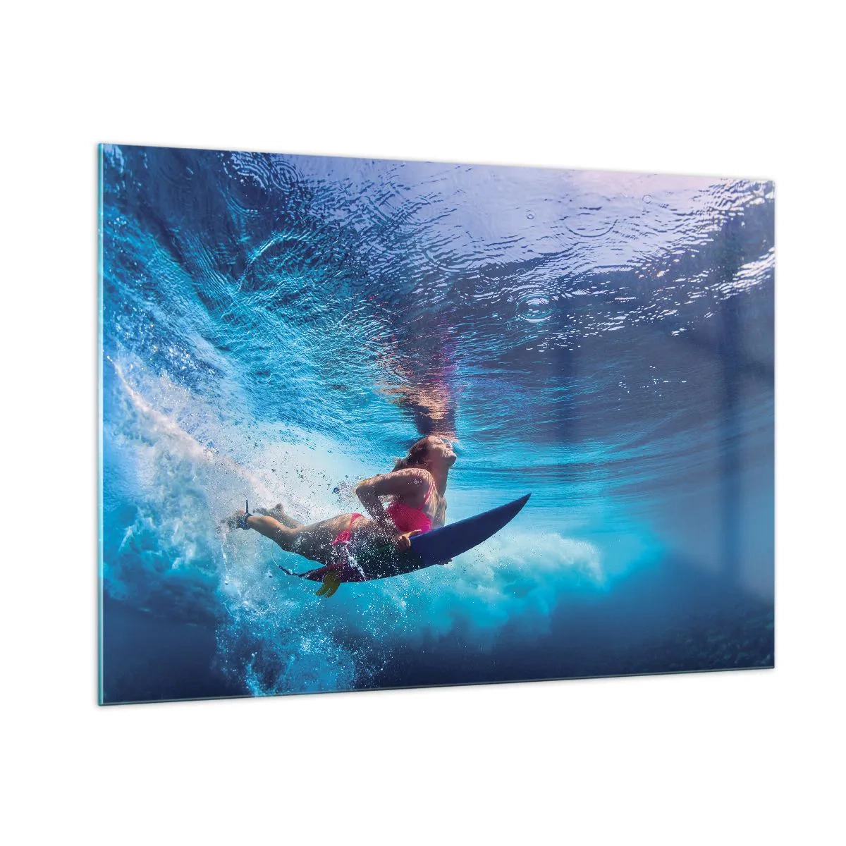 Glasbild - Bild auf glas - Eine Unterwasserszene mit einem Surfer in dynamischer Aktion - 100x70cm - Tiefe der Freude - Moderne Wanddekoration für Wohnzimmer und Schlafzimmer ARTTOR