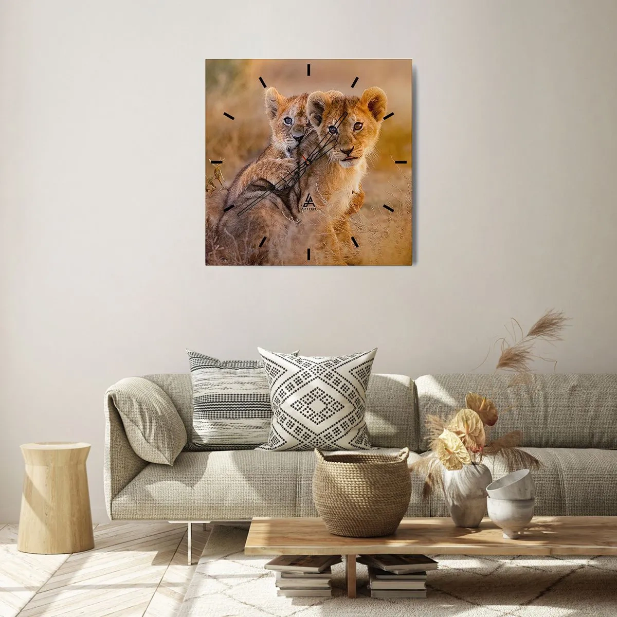 Wanduhr - Glasuhr - Entzückende Löwenjungen in ihrer natürlichen Umgebung - 30x30cm - Bitte nicht stören! Wir haben Spaß - Moderne Wanddekoration für Wohnzimmer und Schlafzimmer ARTTOR