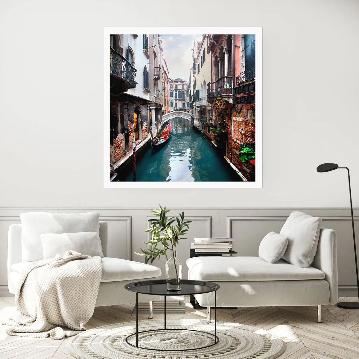Poster - Venezianische Landschaft mit Gondel und Brücke - 60x60 cm