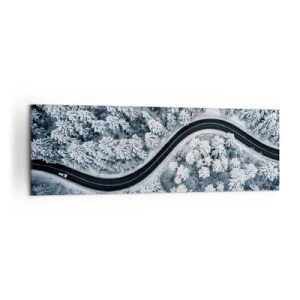 Bild auf Leinwand - Leinwandbild - Eine Vogelperspektive auf eine kurvenreiche Straße in einem Winterwald - 160x50cm - Durch den Winterwald - Moderne Wanddekoration für Wohnzimmer und Schlafzimmer ARTTOR