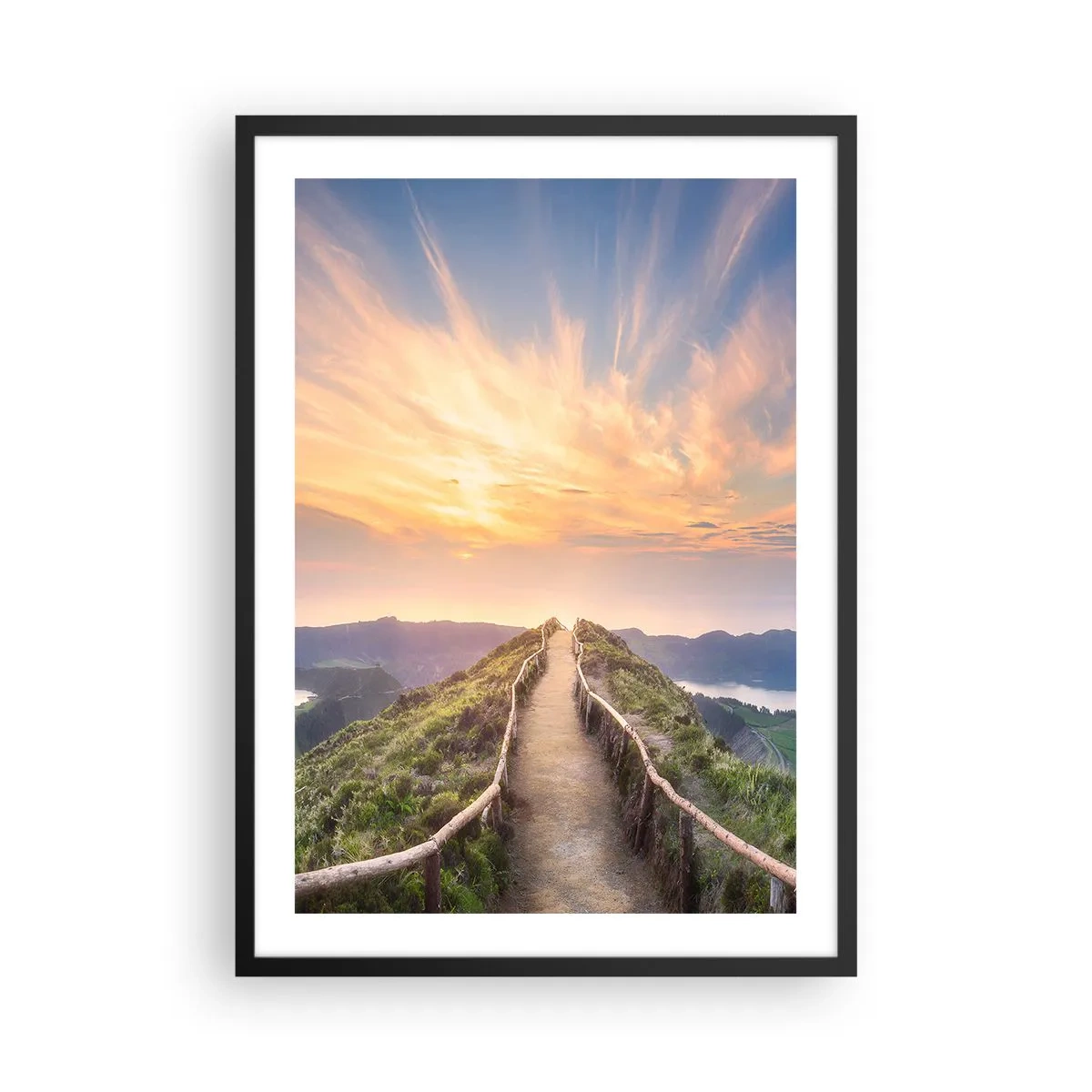 Poster in einem schwarzem Rahmen - Hügelpfad mit Blick auf Sonnenuntergang und Berge - 50x70cm - Nah am Himmel - Moderne Wanddekoration für Wohnzimmer und Schlafzimmer ARTTOR