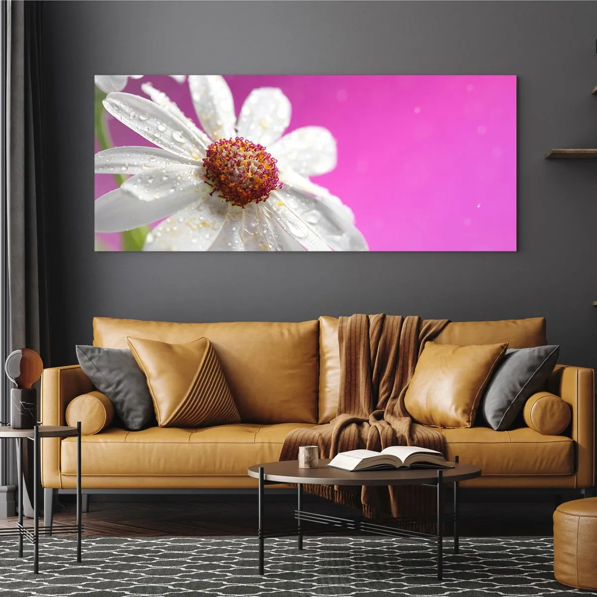 Glasbild - Bild auf glas - Ein weißes Gänseblümchen mit Wassertropfen auf einem rosa Hintergrund - 160x50cm - Bescheiden in seiner Schönheit - Moderne Wanddekoration für Wohnzimmer und Schlafzimmer ARTTOR