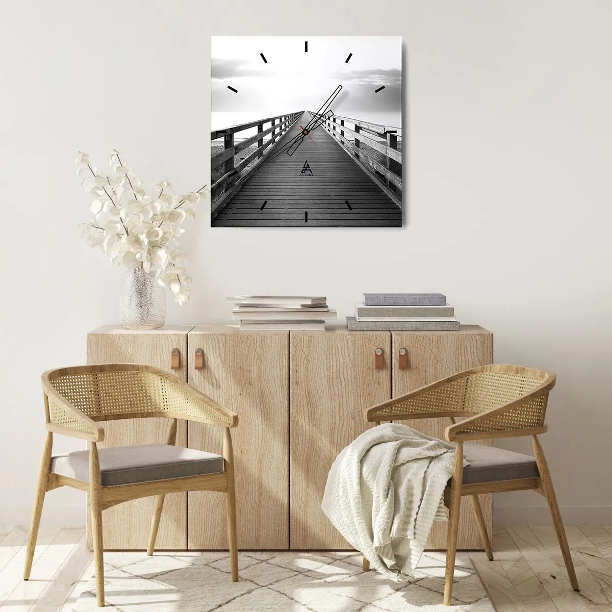 Wanduhr - Glasuhr - Ein Schwarzweißbild eines Holzstegs, der zum Horizont führt. - 30x30cm - In die Ferne ... - Moderne Wanddekoration für Wohnzimmer und Schlafzimmer ARTTOR