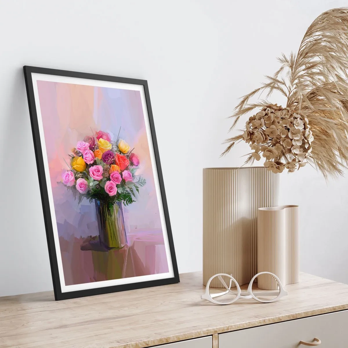 Poster in einem schwarzem Rahmen - Ein Strauß Rosen und Blumen in einer Glasvase - 50x70cm - Festgehaltene Schönheit - Moderne Wanddekoration für Wohnzimmer und Schlafzimmer ARTTOR
