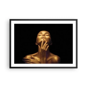 Poster in einem schwarzem Rahmen - Porträt einer Frau in goldenem Glanz auf schwarzem Hintergrund - 70x50cm - Wie goldene Seide - Moderne Wanddekoration für Wohnzimmer und Schlafzimmer ARTTOR