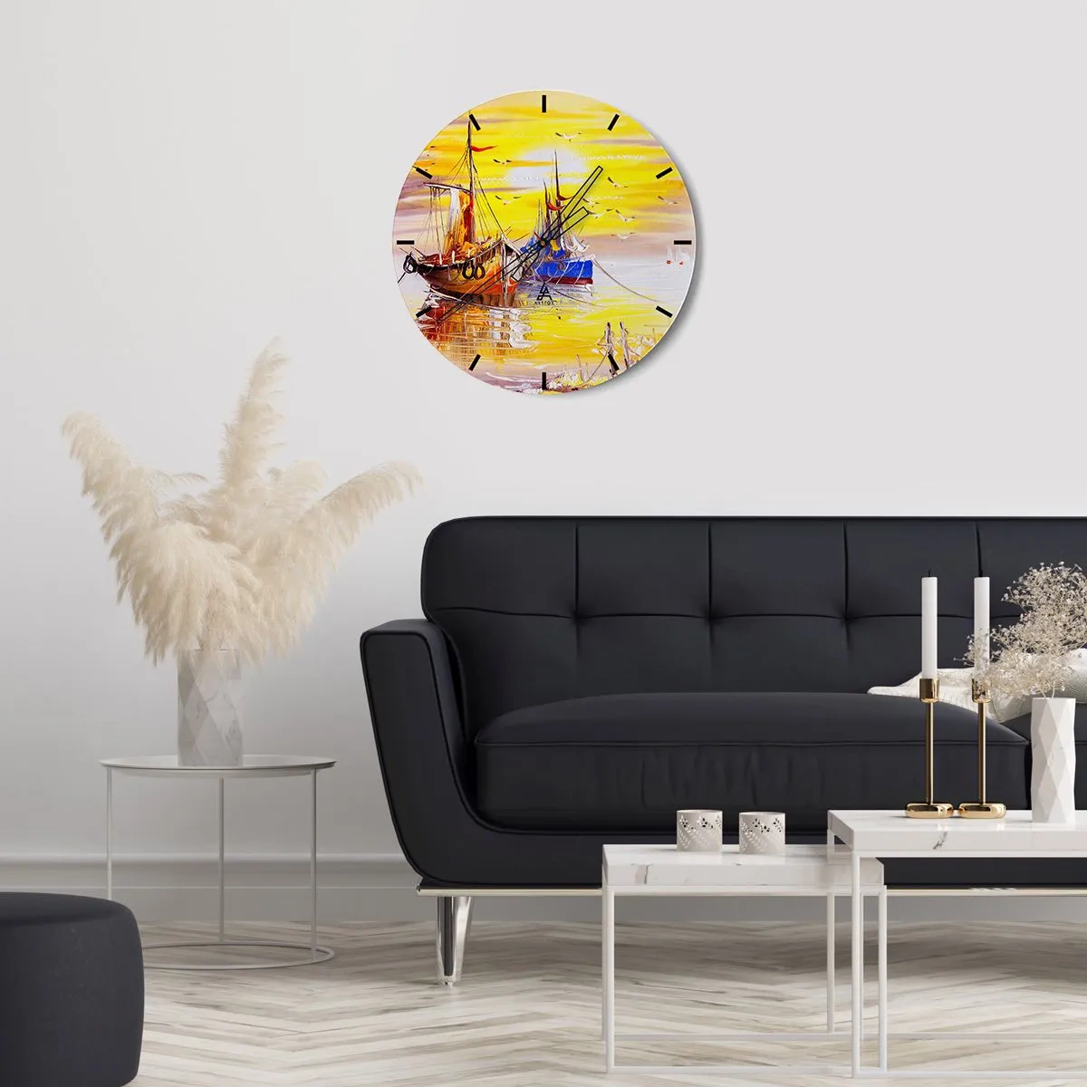 Wanduhr - Glasuhr - Malerische Segelboote bei Sonnenuntergang - 30x30cm - Eine wohlverdiente Pause im Hafen - Moderne Wanddekoration für Wohnzimmer, Küche und Schlafzimmer ARTTOR