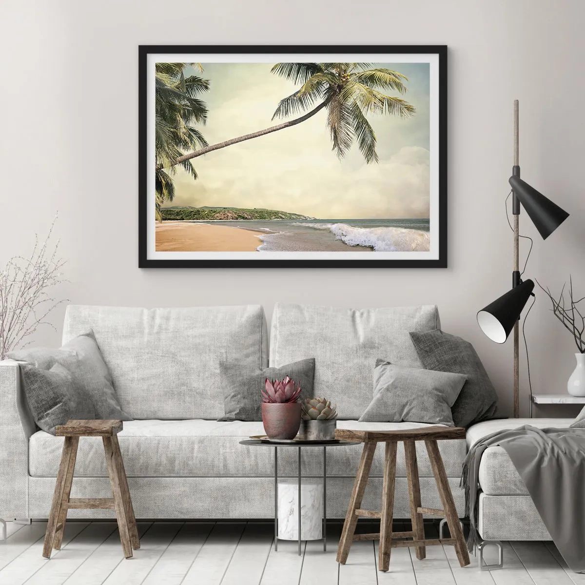 Poster in einem schwarzem Rahmen - Ein Strand mit Palmen vor der Kulisse eines ruhigen Meeres - 70x50cm - Tropischer Traum - Moderne Wanddekoration für Wohnzimmer und Schlafzimmer ARTTOR