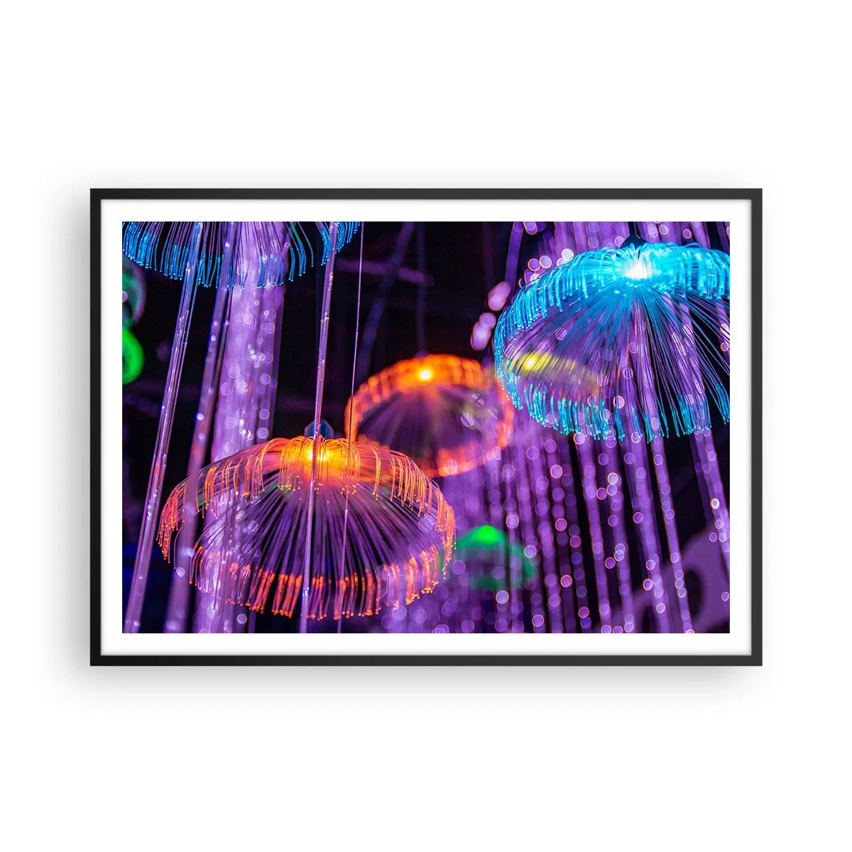 Poster in einem schwarzem Rahmen - Bunte leuchtende Quallen in einer dunklen Umgebung - 100x70cm - Lichtbrunnen - Moderne Wanddekoration für Wohnzimmer und Schlafzimmer ARTTOR