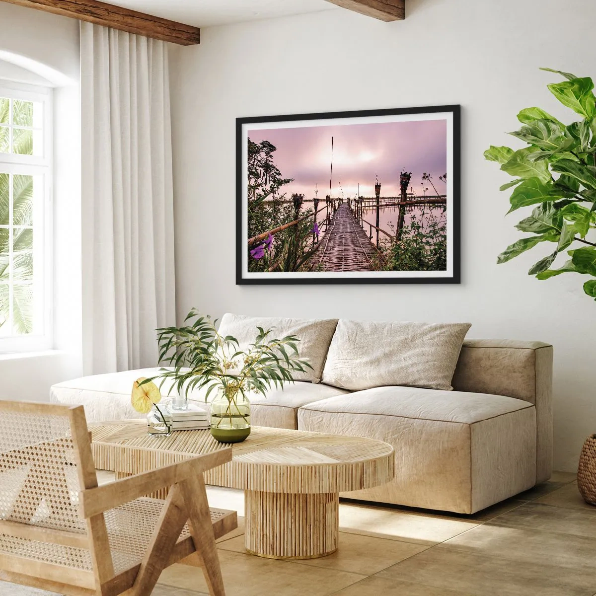 Poster in einem schwarzem Rahmen - Bambusbrücke über das Wasser im Morgengrauen - 70x50cm - Frieden und Ruhe Asiens - Moderne Wanddekoration für Wohnzimmer und Schlafzimmer ARTTOR