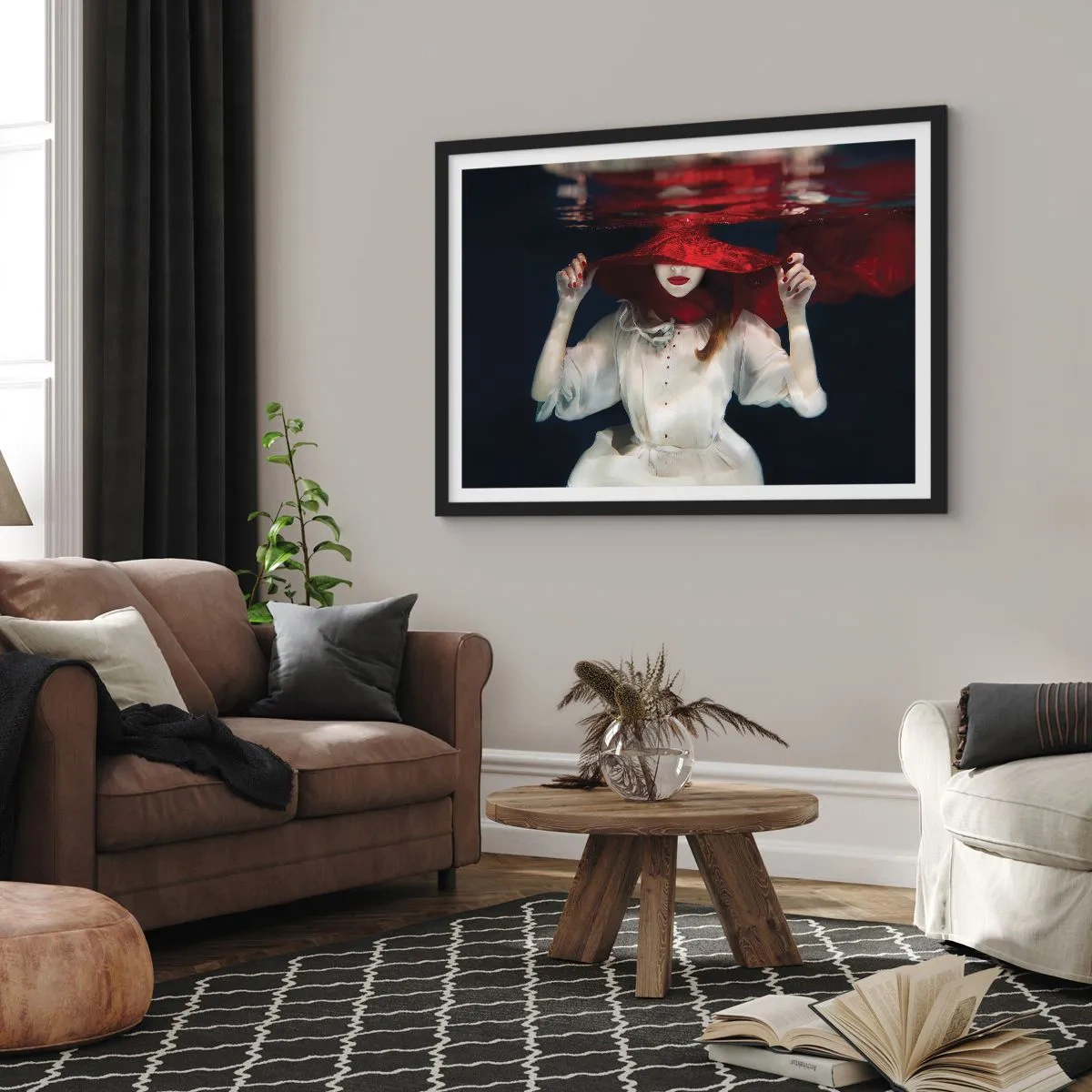 Poster in einem schwarzem Rahmen - Eine Frau mit rotem Hut im Wasser - 100x70cm - Boshafte Göttin in der slawischen Mythologie - Moderne Wanddekoration für Wohnzimmer und Schlafzimmer ARTTOR