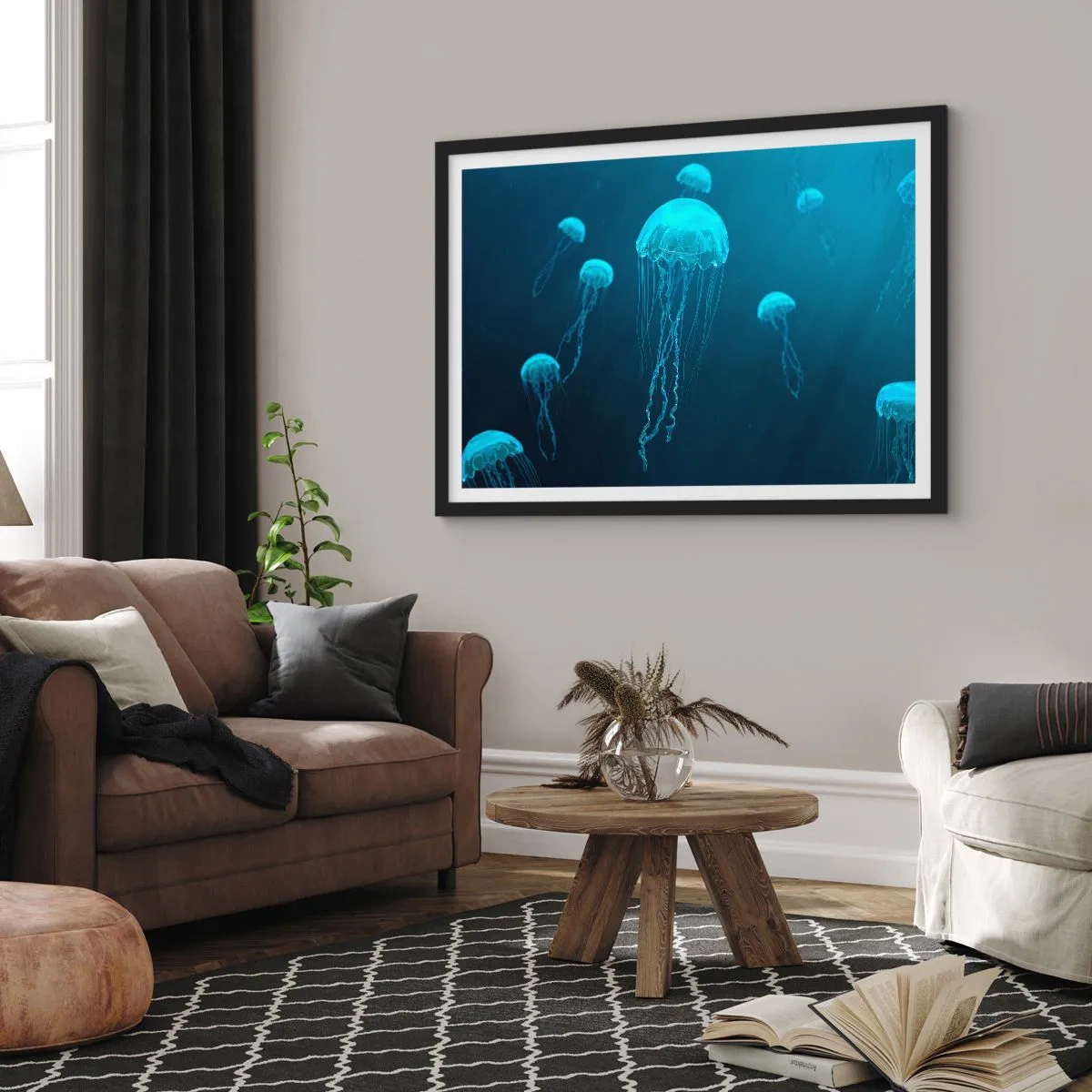 Poster in einem schwarzem Rahmen - Quallen schwimmen in den Tiefen des Ozeans in Blautönen - 70x50cm - Ozeantanz - Moderne Wanddekoration für Wohnzimmer und Schlafzimmer ARTTOR