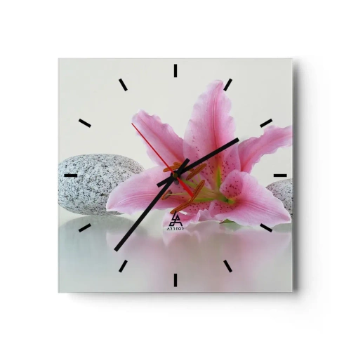 Wanduhr - Glasuhr - Rosa Lilienblüte mit Steinen auf hellem Hintergrund - 30x30cm - Eine Studie in Pink, Grau und Weiß - Moderne Wanddekoration für Wohnzimmer und Schlafzimmer ARTTOR